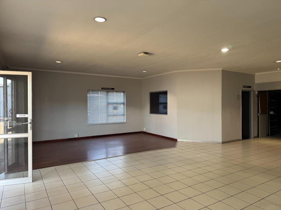 To Let Commercial Property for Rent in Worcester Western Cape